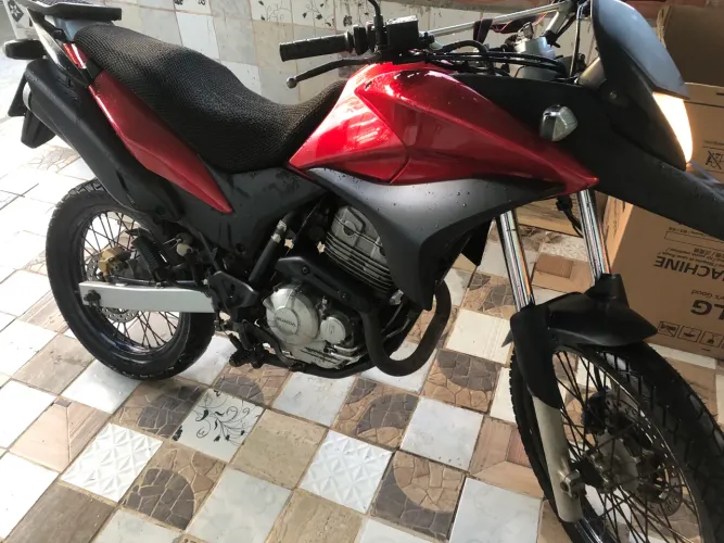 Vendo XRE 300 , toda revisada