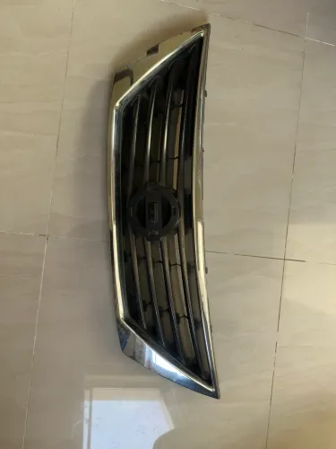 Grade Frontal Nissan Versa
