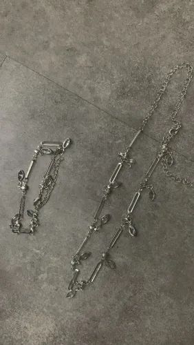 Vendo conjunto prata ?