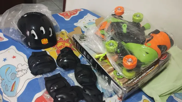 Kit de patins +acessórios de proteção infantil de 31 a 34