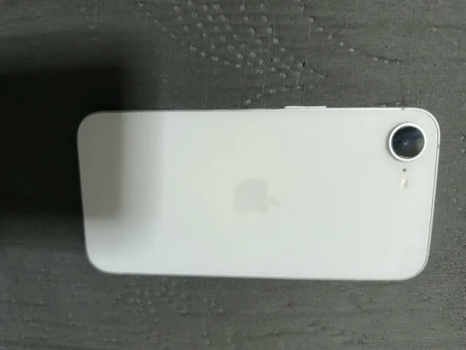 iPhone 16e