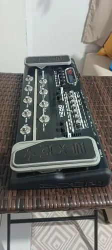 Pedaleira de guitarra zoom g9.2tt