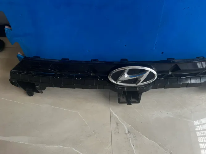Grade Radiador HB20 C/avaria