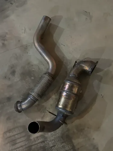 Vendo catalisador/conjunto do escapamento original Mercedes-Benz A200 2018
