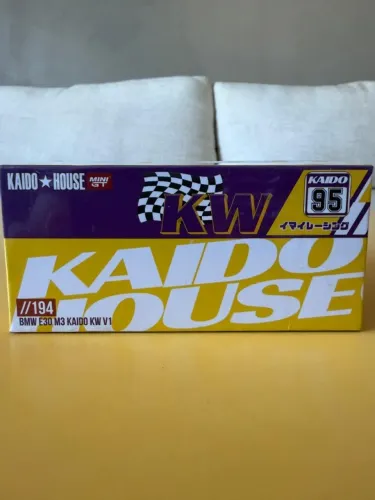 Mini GT Kaido House BMW E30 M3 Kaido KW V1 #194 1:64