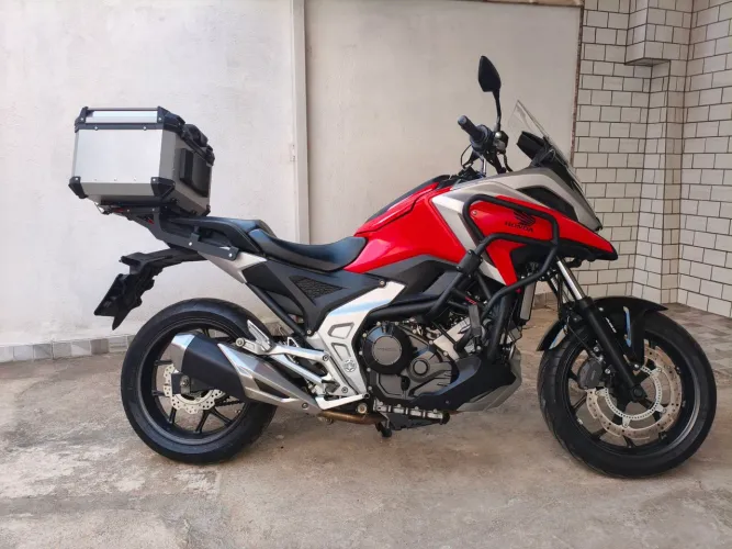 NC 750 X 2024 vermelha