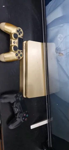 PLAYSTATION 4