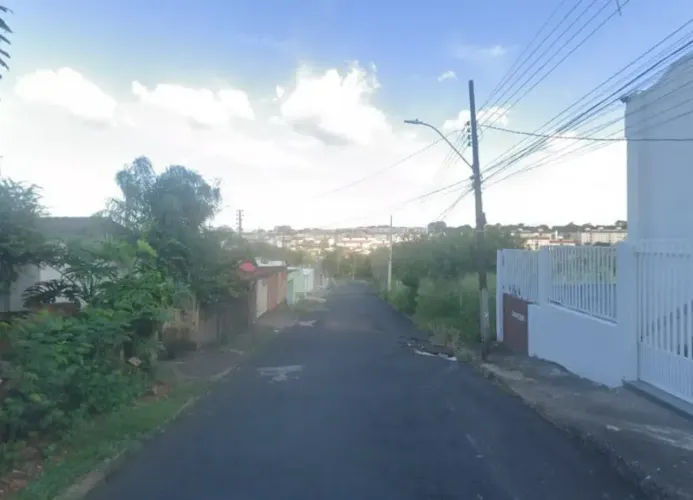 Terreno à venda no bairro Luizote.