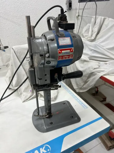 Maquina de corte lunmax 