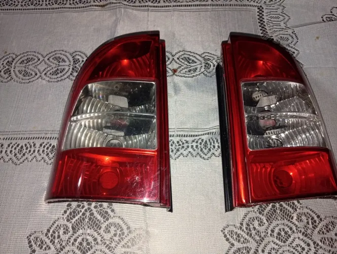 Lanterna traseira Strada fiat