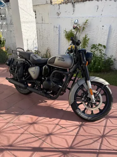 Royal Enfield Classic 350 Gunmetal Grey - Linda e Impecável.