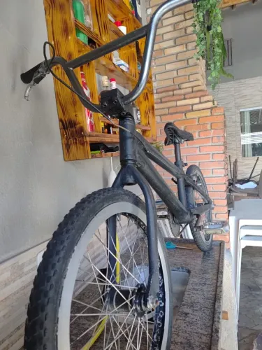 Vendo 2 bicicleta uma alfamec e a outra Mônaco 