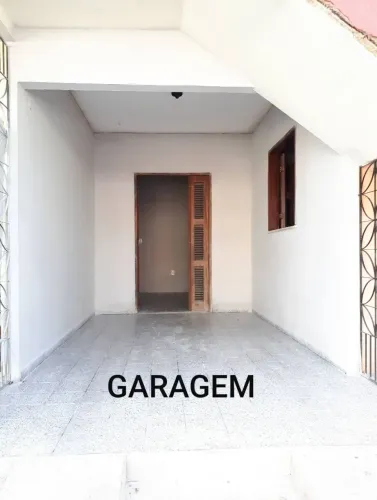  CASA TÉRREA 2 QUARTOS E GARAGEM NO BONSUCESSO 
