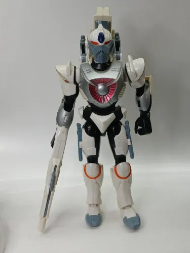 Figura articulada Cybercops Unidade Lúcifer com Cyber Weapon - Takara
