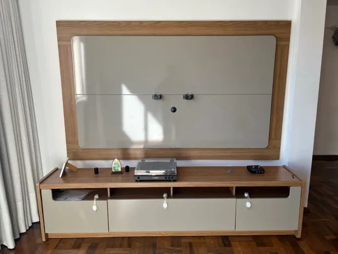 Conjunto Rack e painel para TV