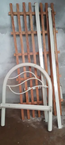 Cama tubolar solteiro (a)