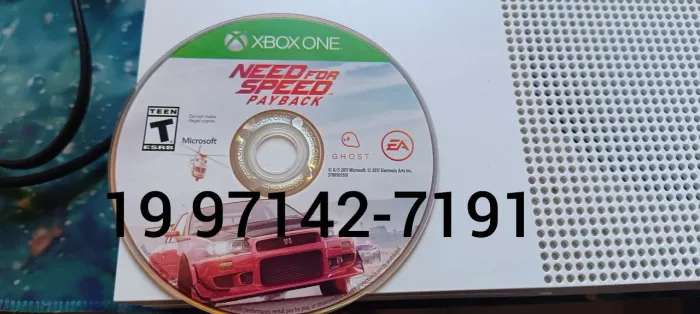 Vendo Xbox One S com 1 controle e 1jogo.