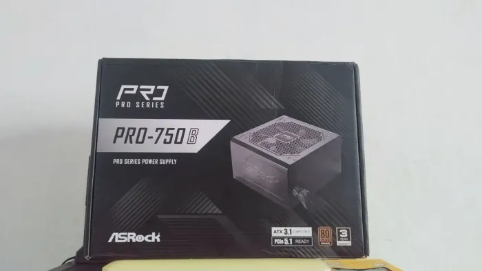 Fonte Asrock Pro-750B ( semi-nova)