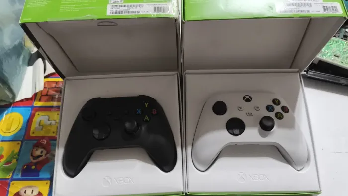 Controle Xbox séries s na caixa !! Valor para cada unidade Léia a descrição
