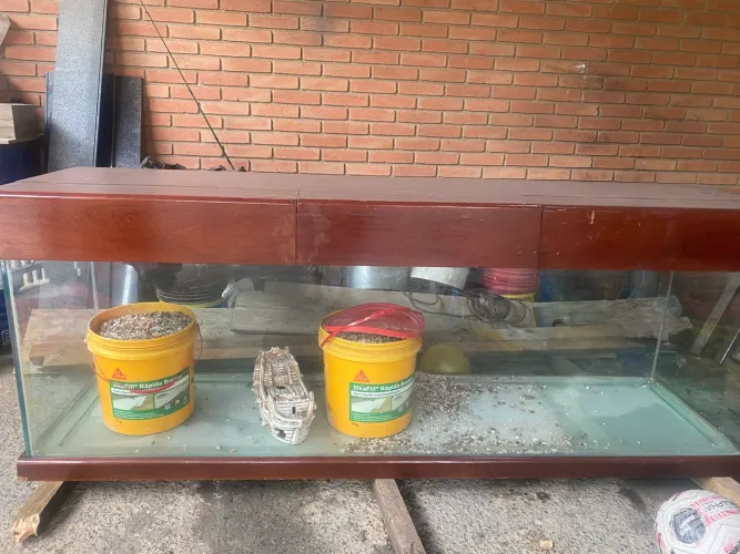 Vendo aquário pra peixe .