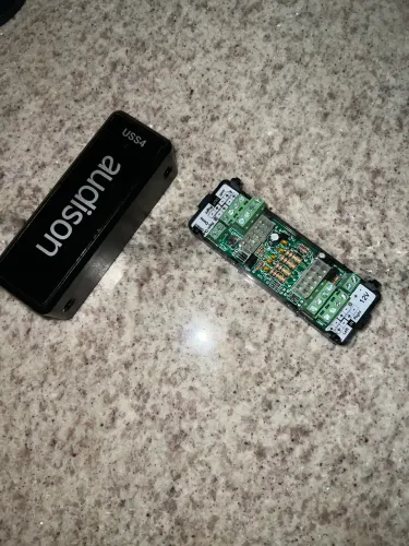 Audison USS4 - Processador/Interface de Áudio Automotivo