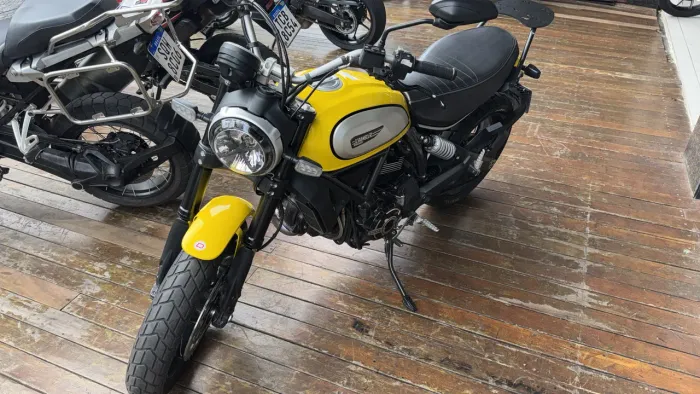 Moto Ducati scrambler Icon  800cc 2023