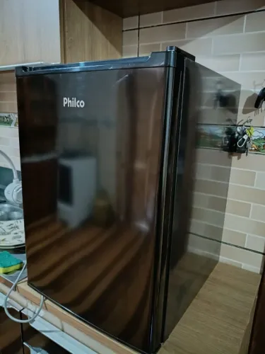 Vendo frigobar philco 68L (semi novo) 