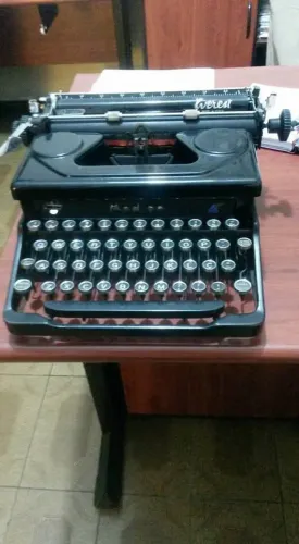 Máquina de Escrever EVEREST Mod 90