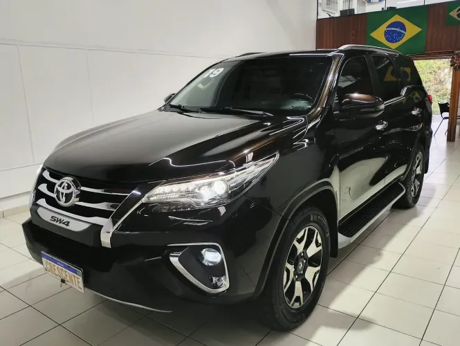 Toyota Hilux SW4 Diamond 2.8 TB 4X4 Die. Aut. 2019