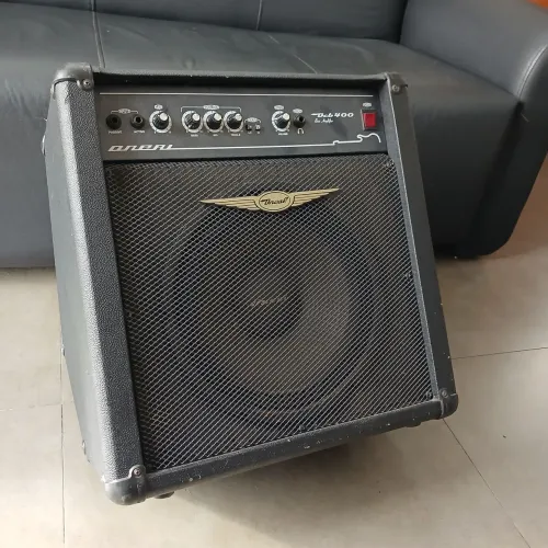 Cubo amplificador de Baixo Oneal OCB400