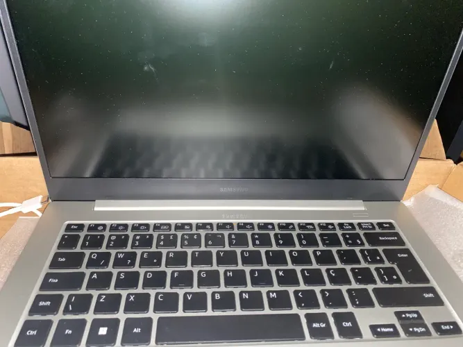 Notebook semi novo, perfeito para estudos