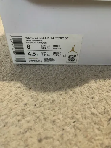 DESAPEGO ! Tenis Air Jordan Retro 4 Se