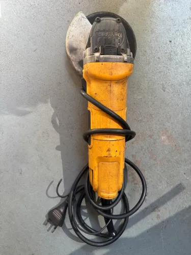 Esmerilhadeira DeWALT DWE4020-B2
