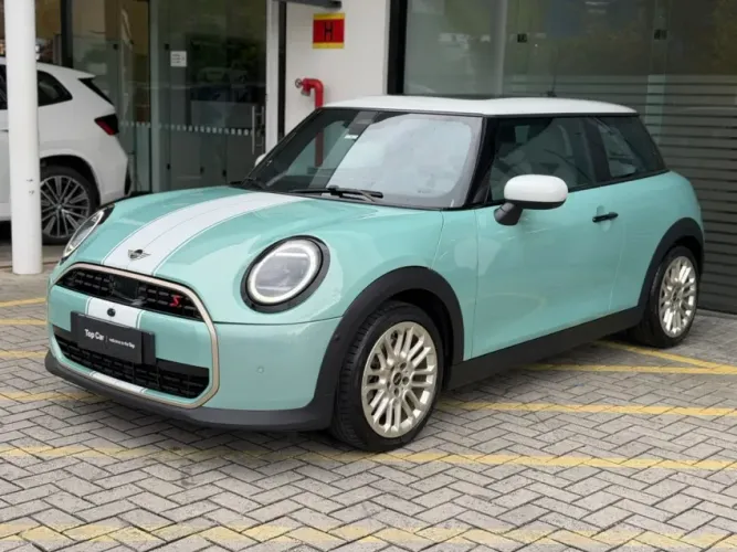 Mini Cooper 2.0 16V Twinpower Gasolina S 2P Steptronic 2025
