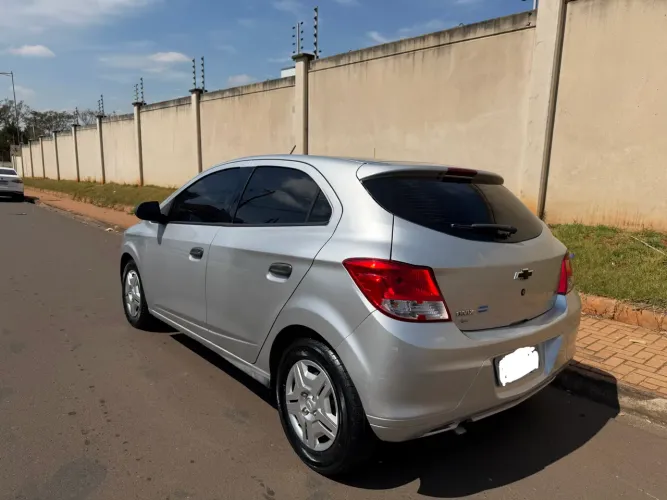 Chevrolet Onix JOY Hatch 1.0 8V Flex Mec. 4P 2018