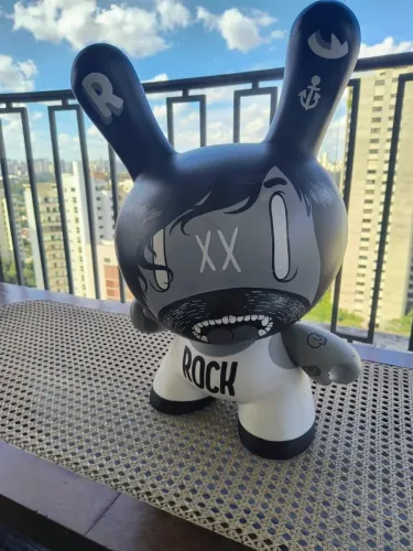 Boneco de vinil colecionável