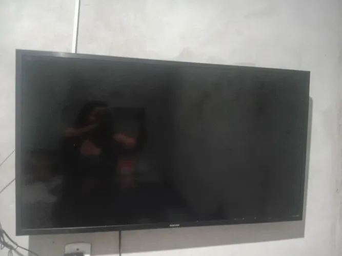 Tv Samsung 43 polegadas pra concerto não liga a tv.