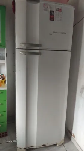 Estou me desapegado de uma geladeira em perfeita condições somente a borracha encontra-se