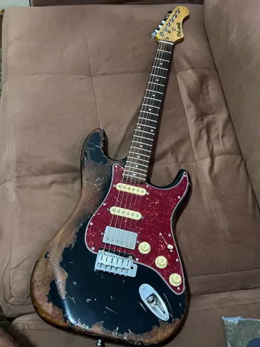 Guitarra Stratocaster HSS Strato
