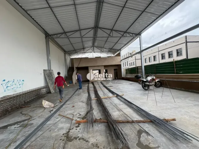 Galpão disponível para Locação no bairro Nossa Senhora Aparecida em Uberlândia-MG
