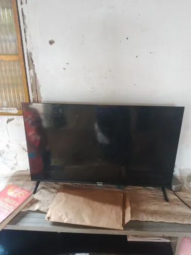 Televisão para conserto ou retirada de peças