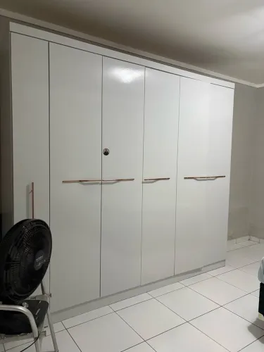 Guarda-roupas 6 portas - novo