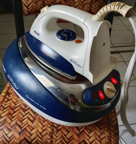 Ferro a vapor profissional