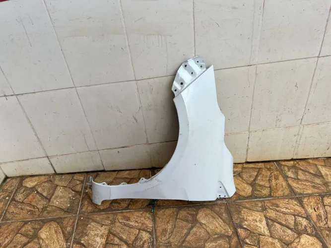 Paralama esquerdo Yaris 2018/2019/2020/2021/2022/2023/2024/2025/2026