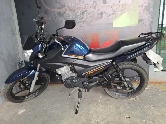 Vende-se Linda moto