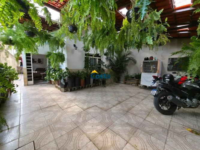 Casa com 2 Quartos em Lote de 180m² Bairro Senhora de Fátima, Betim