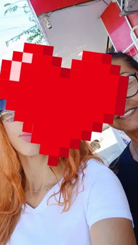 Cuidadora e "filha " de aluguel