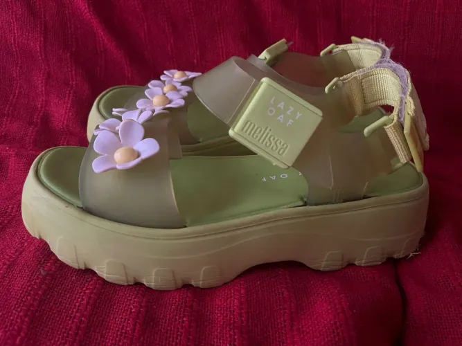 Colaboração Melissa Lazy Oaf Auténtico Tamanho 38/40 Verde Com Flores Y2K Gen Z 