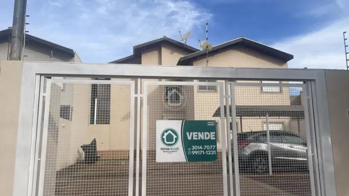 APARTAMENTO TÉRREO COM QUINTAL PRIVATIVO