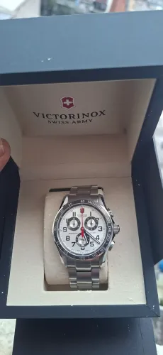 Relógio victorinox original vendo olx pay mais entrega para todo Brasil faço envio